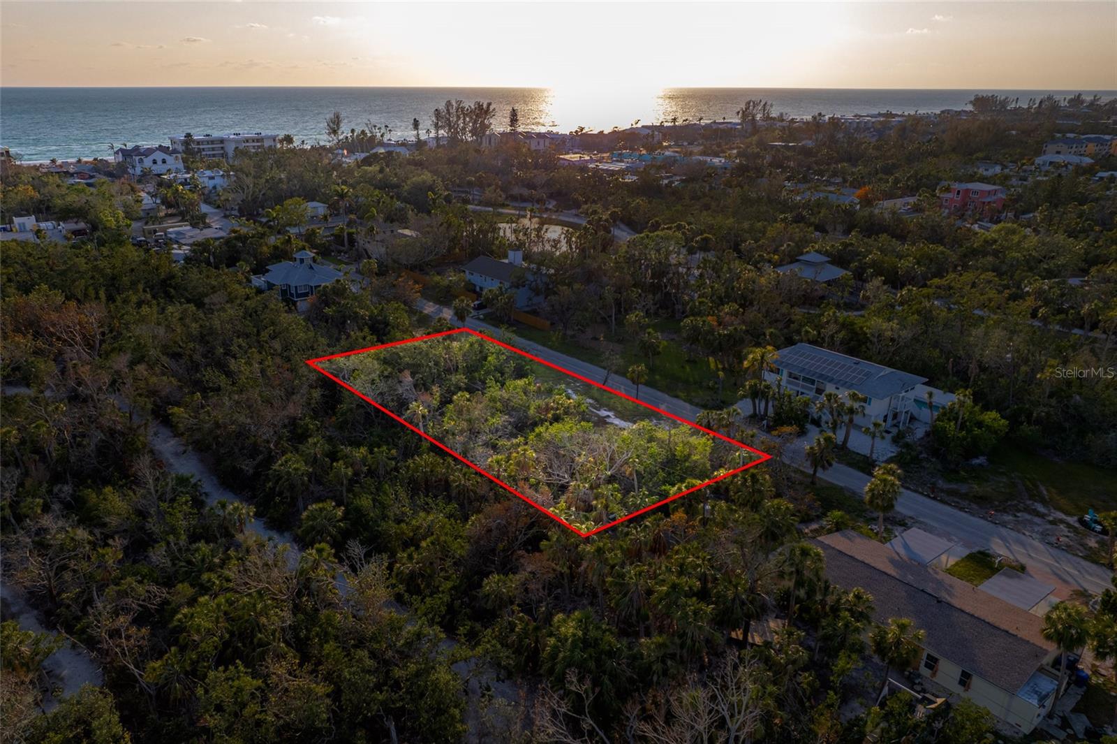 Photo of 560 GULF BAY ROAD LONGBOAT KEY FL 34228
