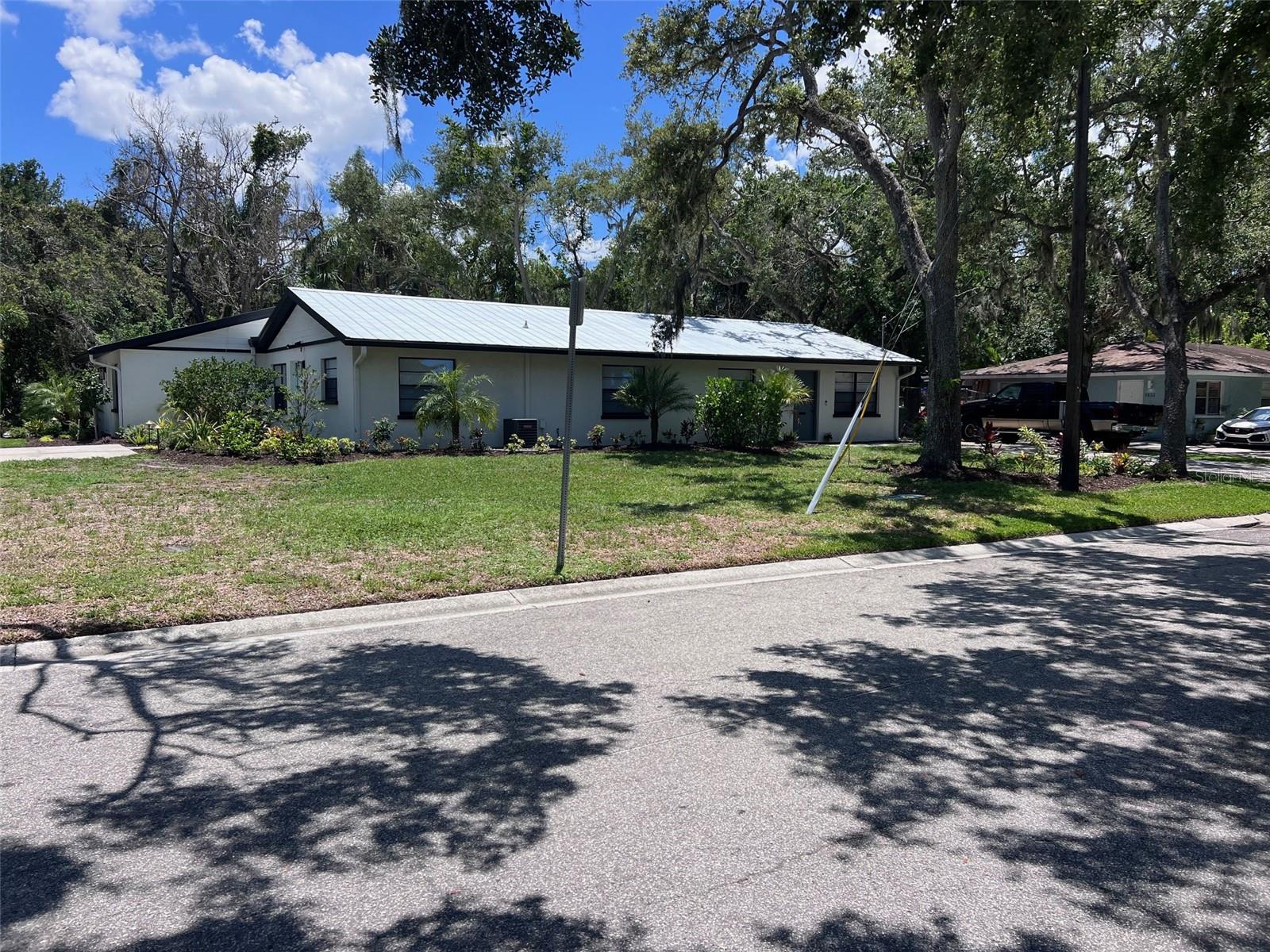 Photo of 1840 3RD AVENUE BRADENTON FL 34208