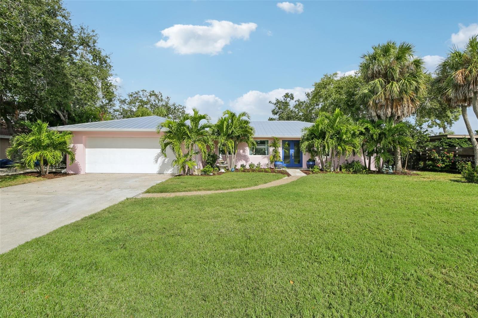 Photo of 613 BUTTONWOOD DRIVE LONGBOAT KEY FL 34228