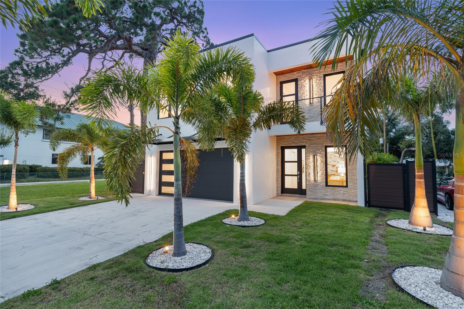 Photo of 2111 HAWTHORNE STREET SARASOTA FL 34239