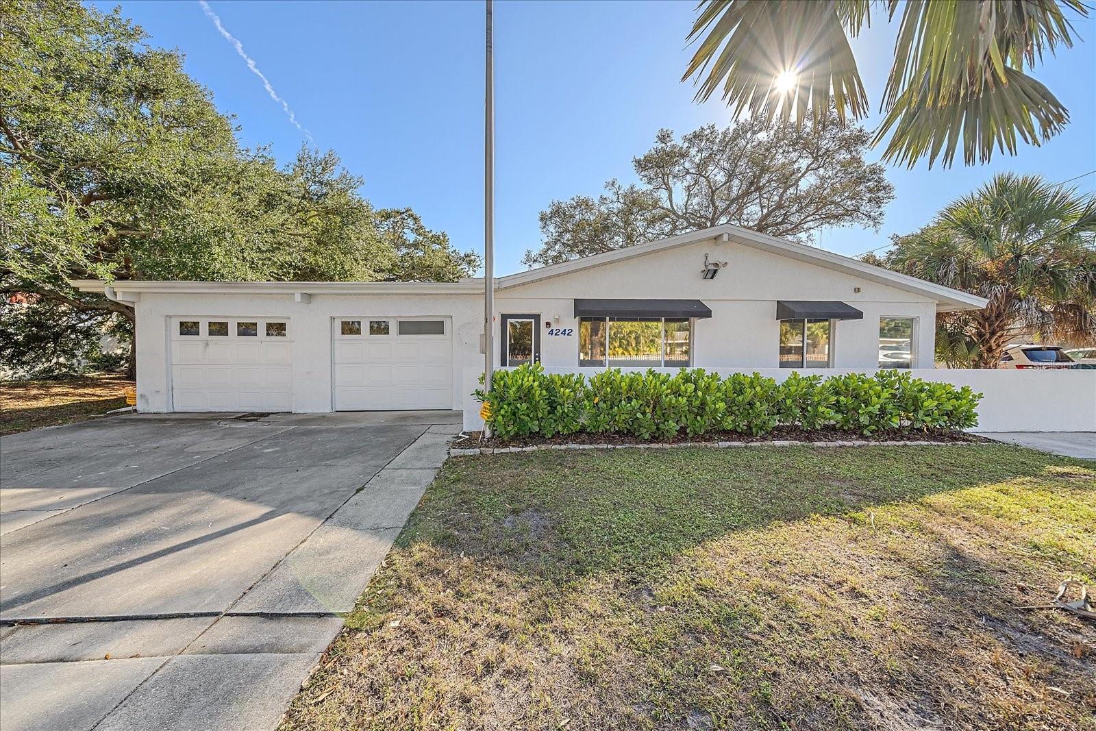 Photo of 4242 MCINTOSH LANE SARASOTA FL 34232