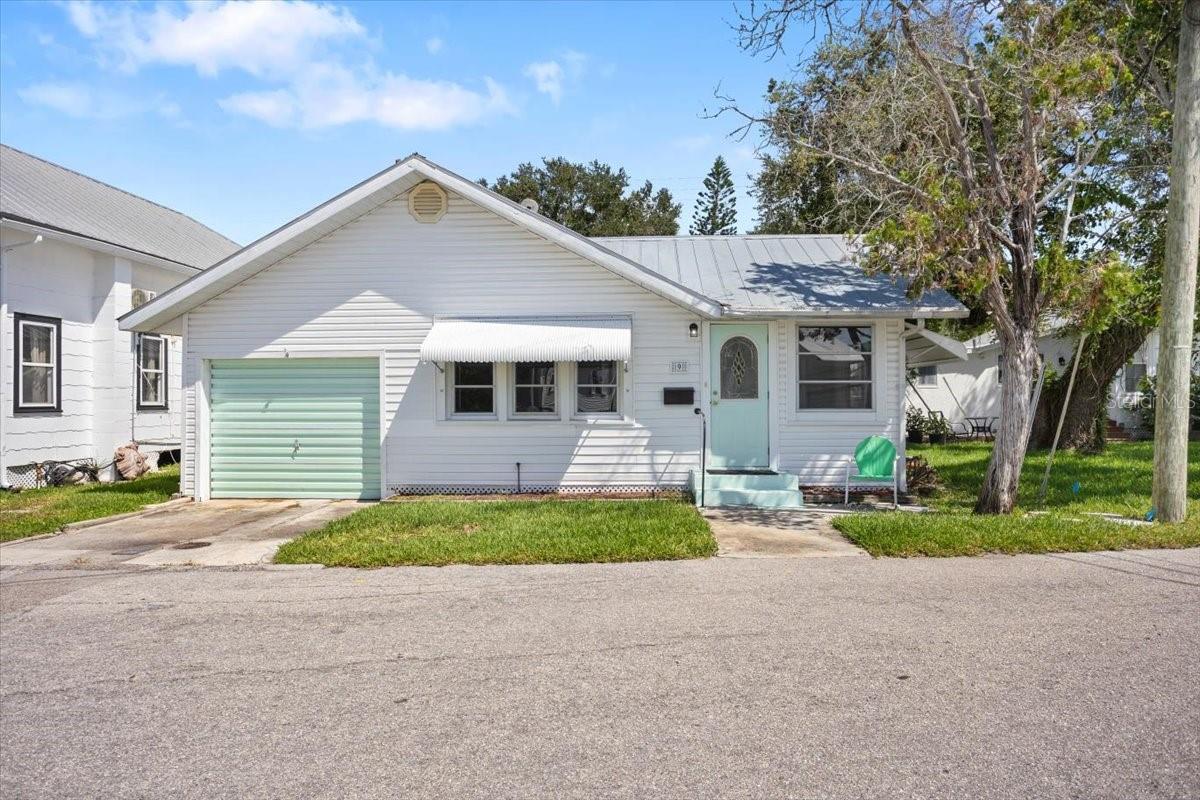 Photo of 9 SEMINOLE DRIVE BRADENTON FL 34208