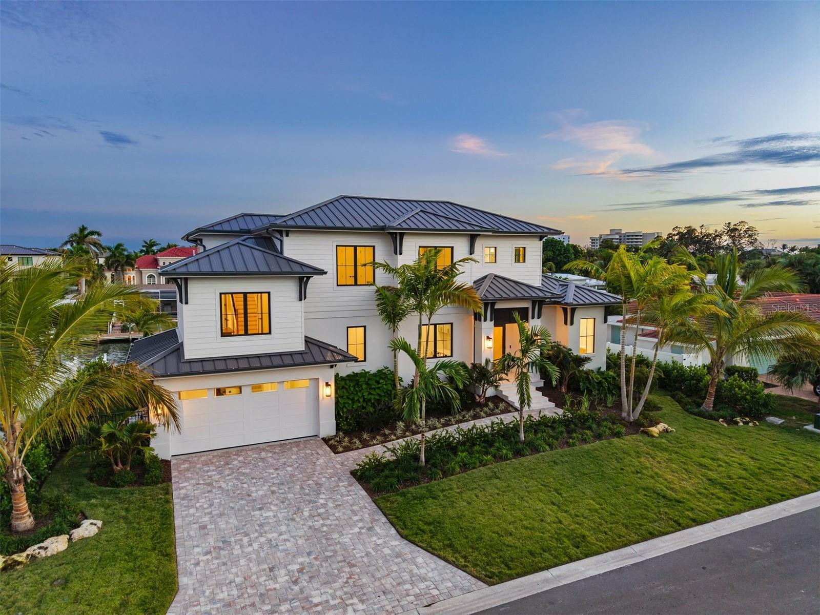 Photo of 524 HALYARD LN LONGBOAT KEY FL 34228