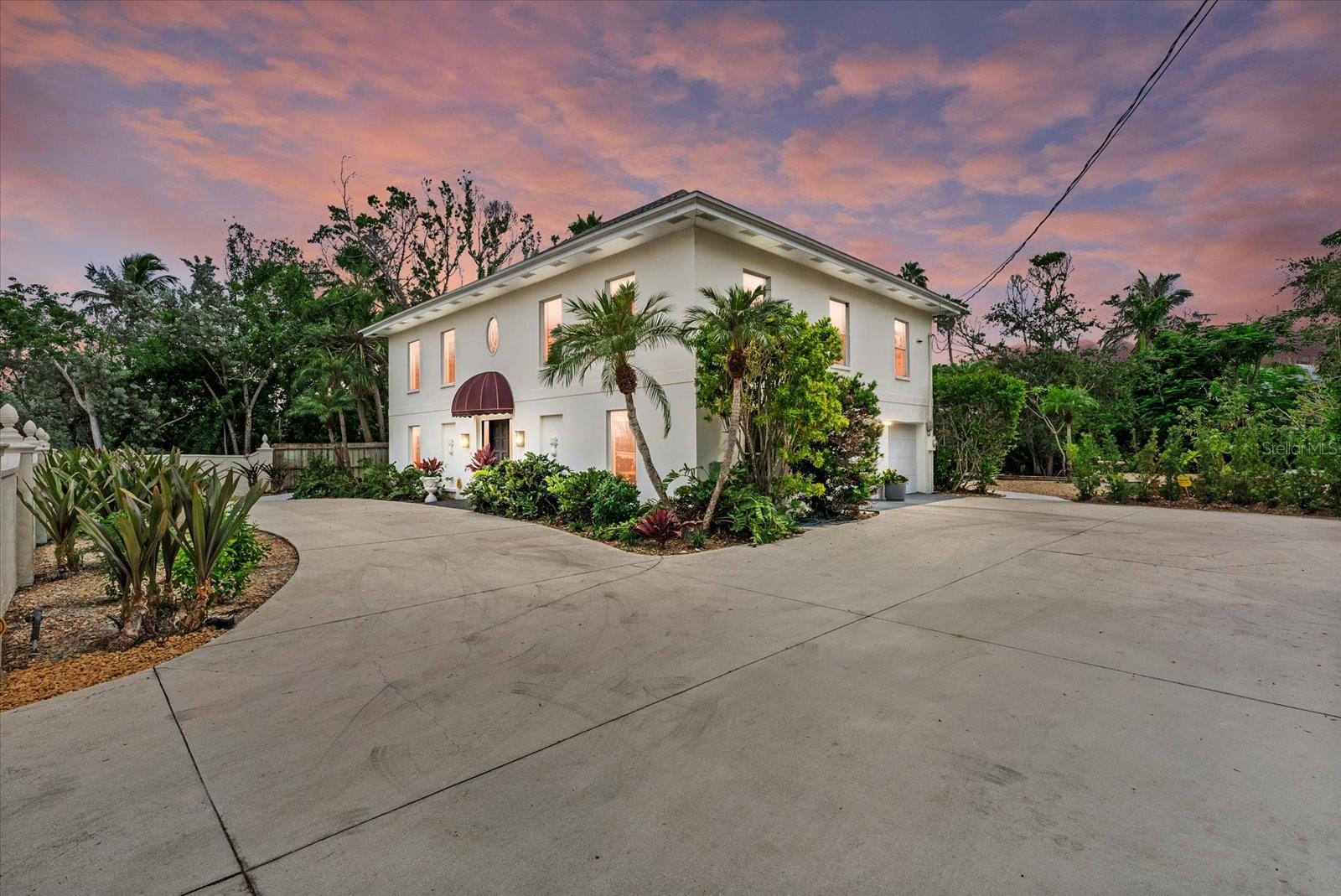 Photo of 854 NORSOTA WAY SARASOTA FL 34242