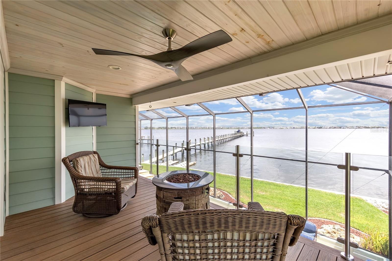 Photo of 818 NANCY GAMBLE LANE ELLENTON FL 34222