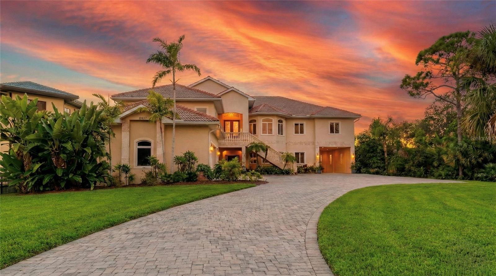 Photo of 1930 BAYSHORE DRIVE ENGLEWOOD FL 34223