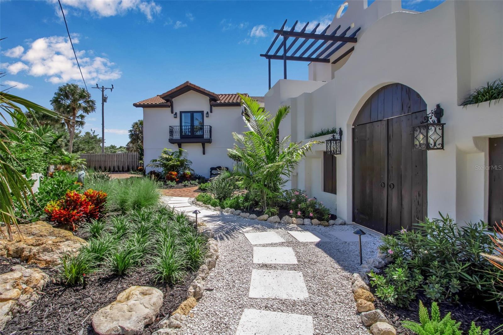 Photo of 121 N CASEY KEY ROAD OSPREY FL 34229
