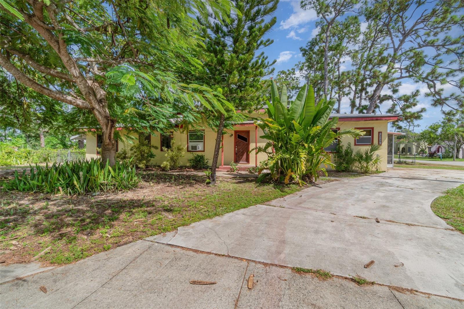 Photo of 2729 BROADWAY FORT MYERS FL 33901