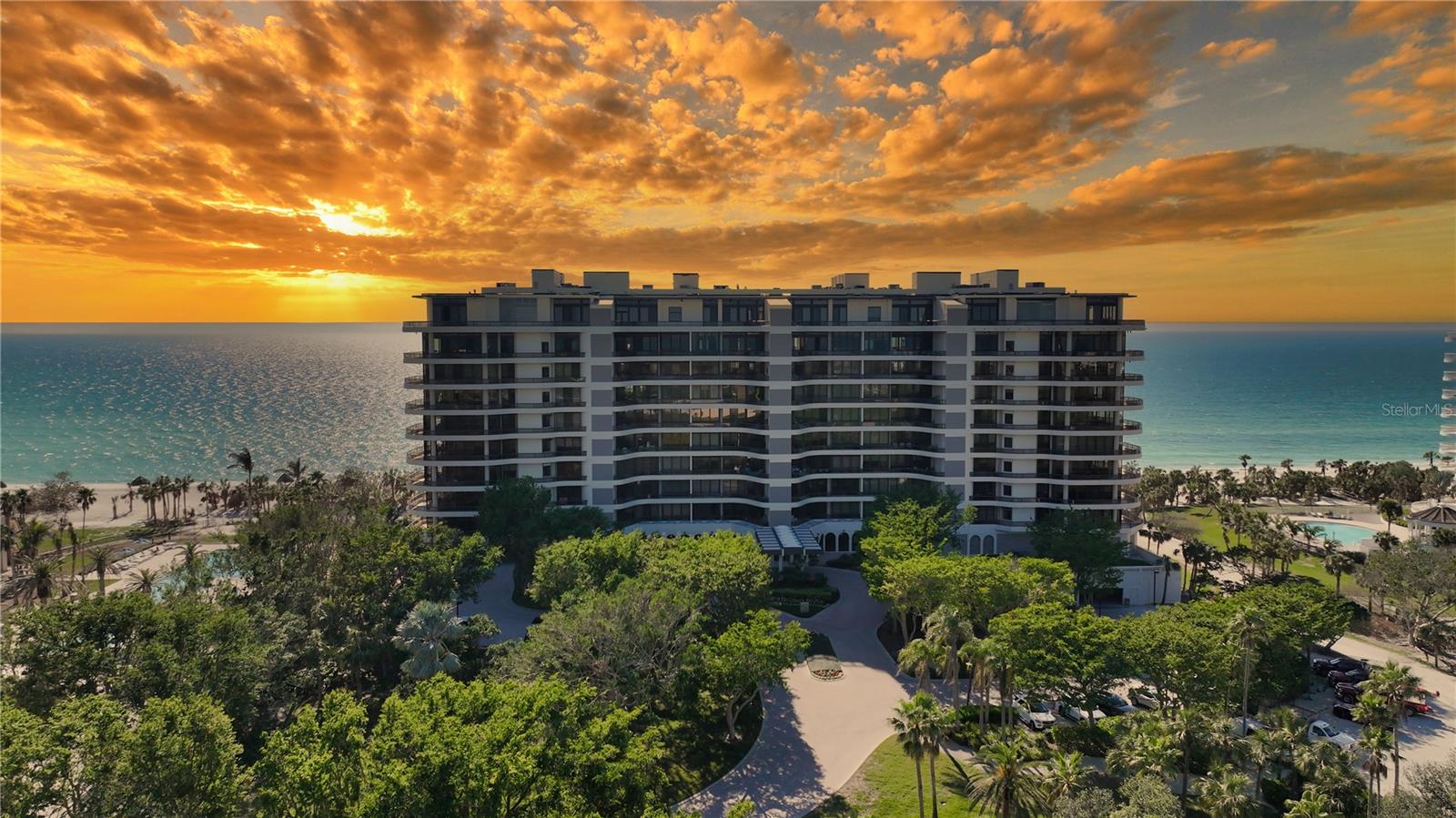 Photo of 435 L AMBIANCE DRIVE #L807 LONGBOAT KEY FL 34228