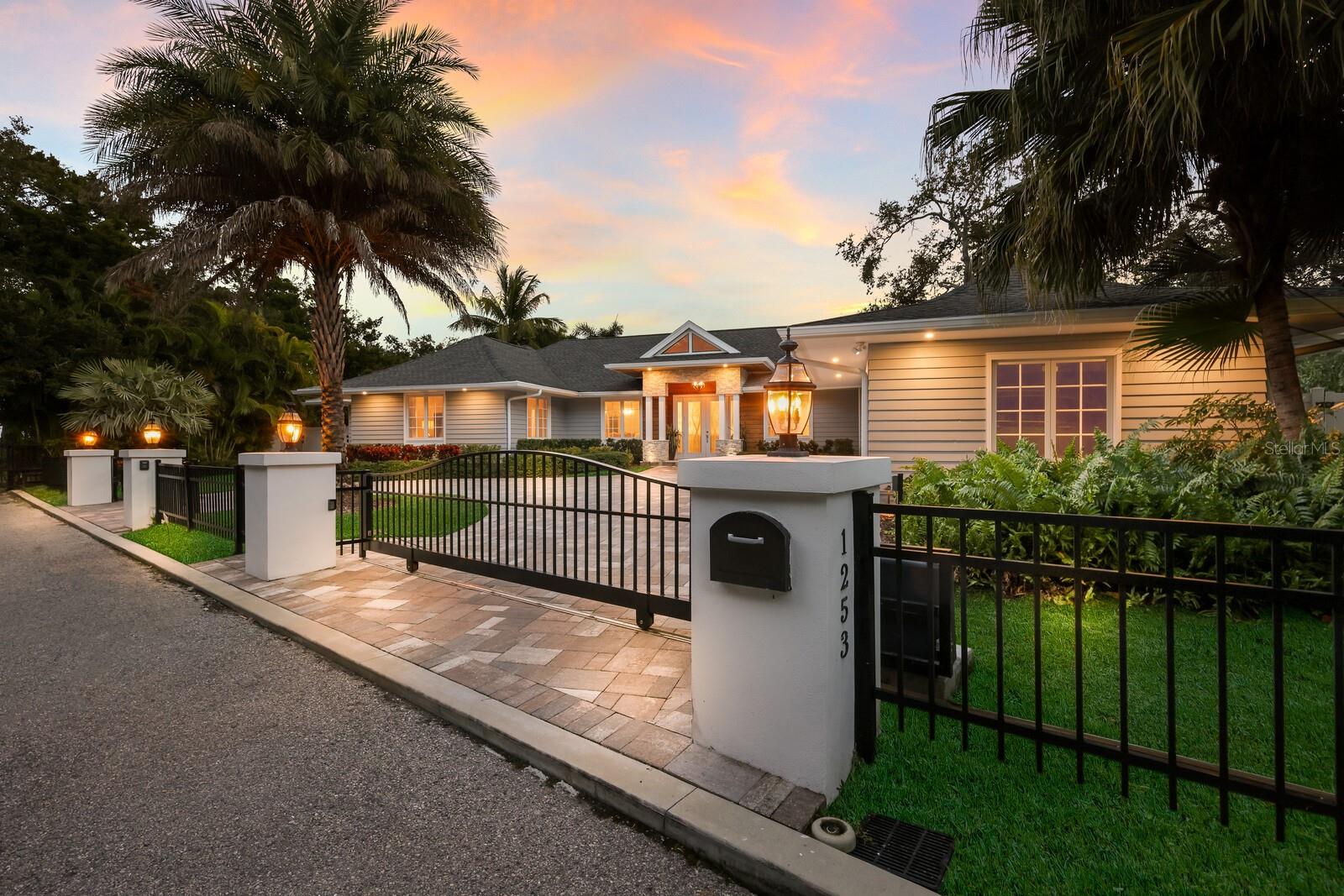 Photo of 1253 N BASIN LANE SARASOTA FL 34242
