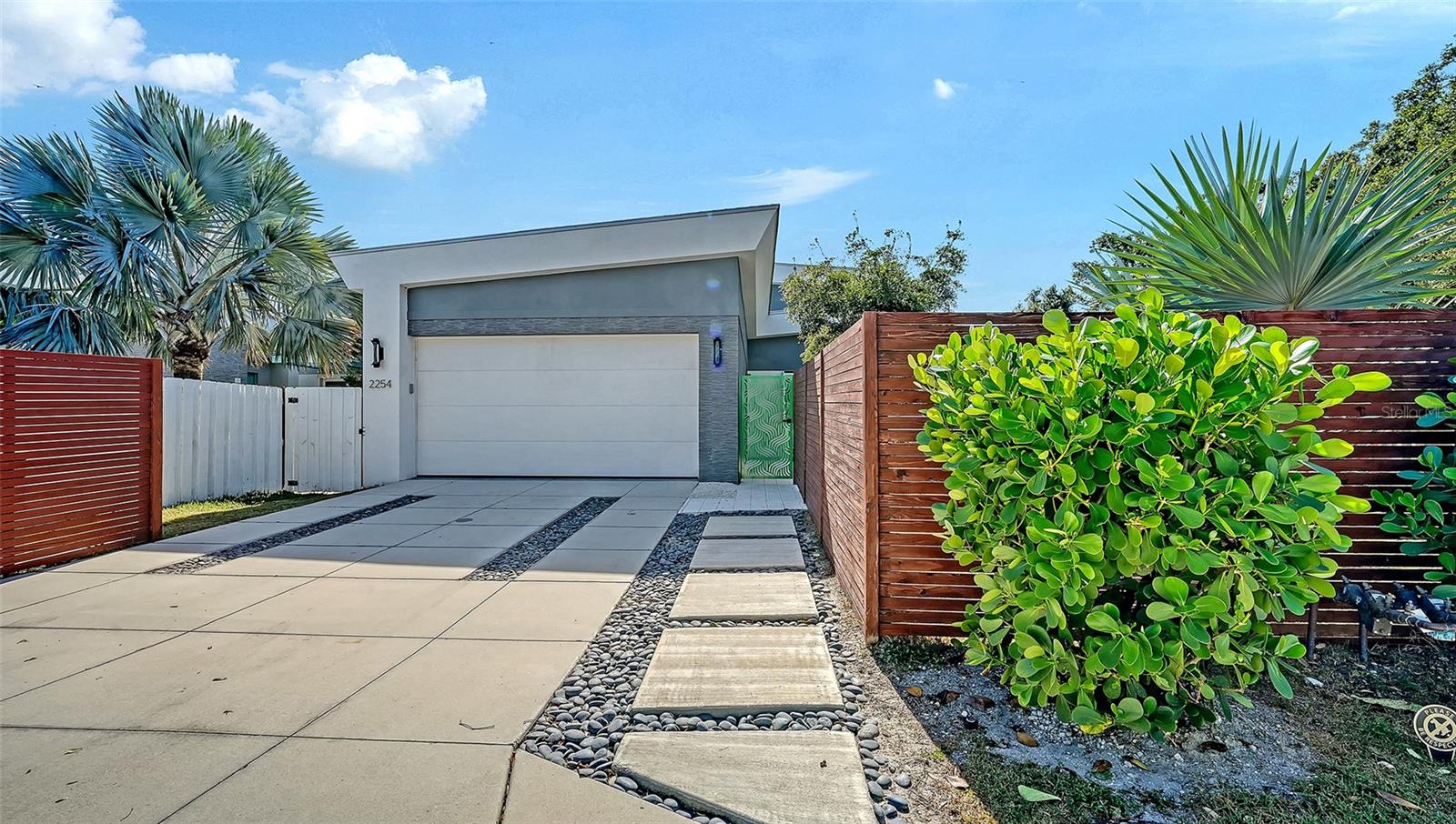 Photo of 2254 HAWTHORNE STREET SARASOTA FL 34239