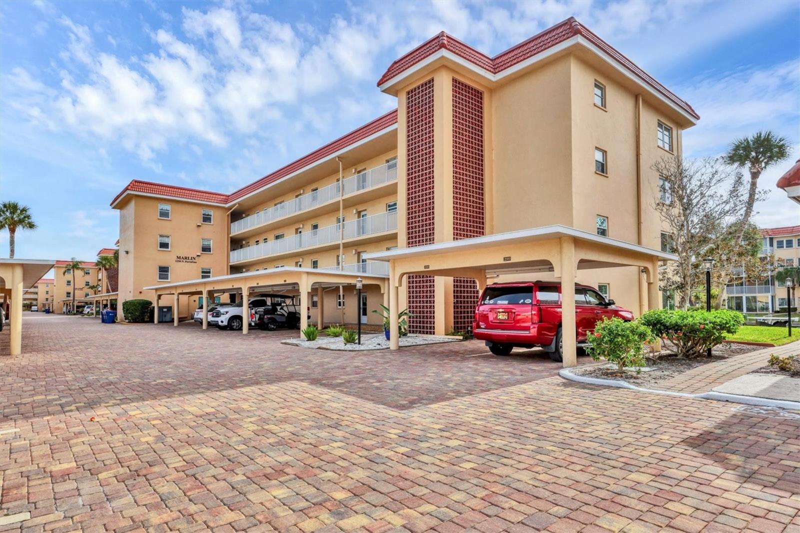 Photo of 1250 N PORTOFINO DRIVE #303 SARASOTA FL 34242