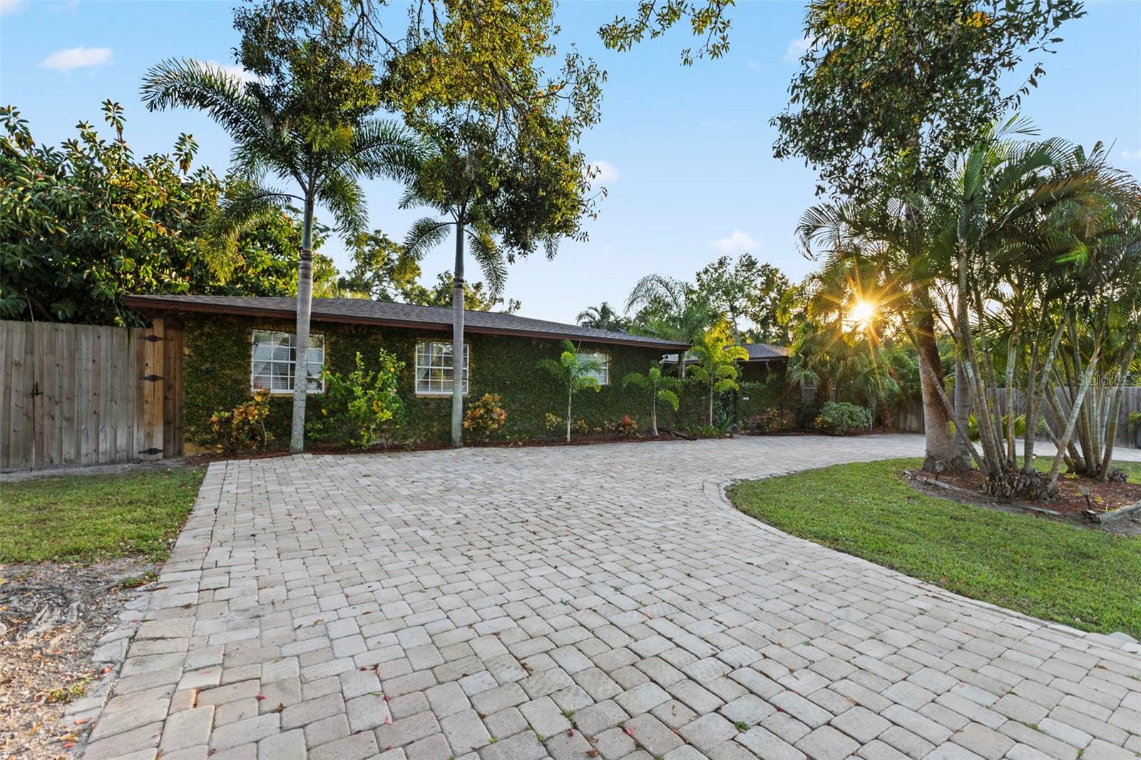 Photo of 4301 S LOCKWOOD RIDGE ROAD SARASOTA FL 34231