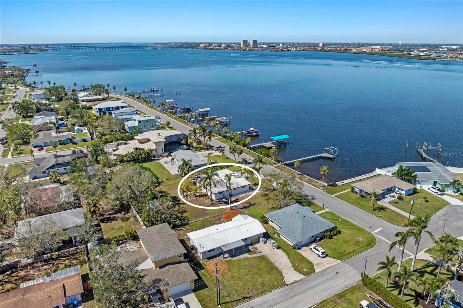 Photo of 2014 RIVERSIDE DRIVE BRADENTON FL 34208