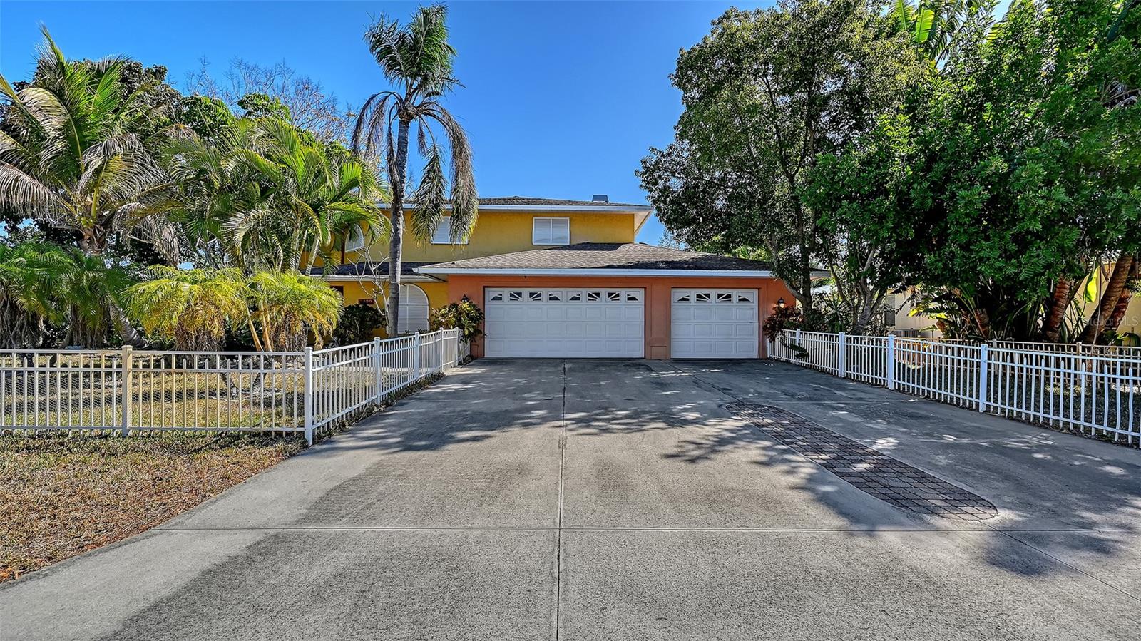 Photo of 2429 WHIPPOORWILL CIRCLE SARASOTA FL 34231