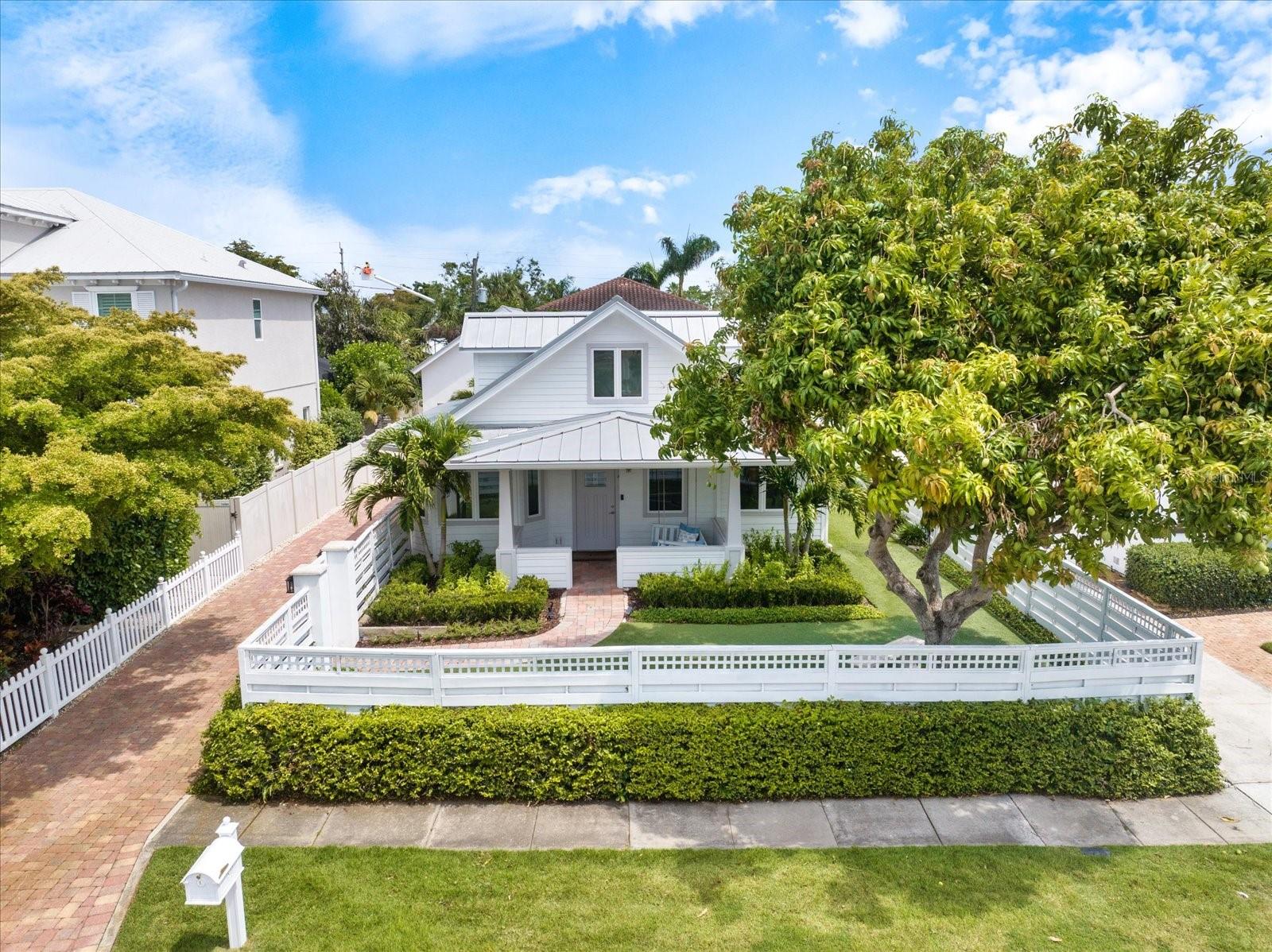 Photo of 1841 DATURA STREET SARASOTA FL 34239