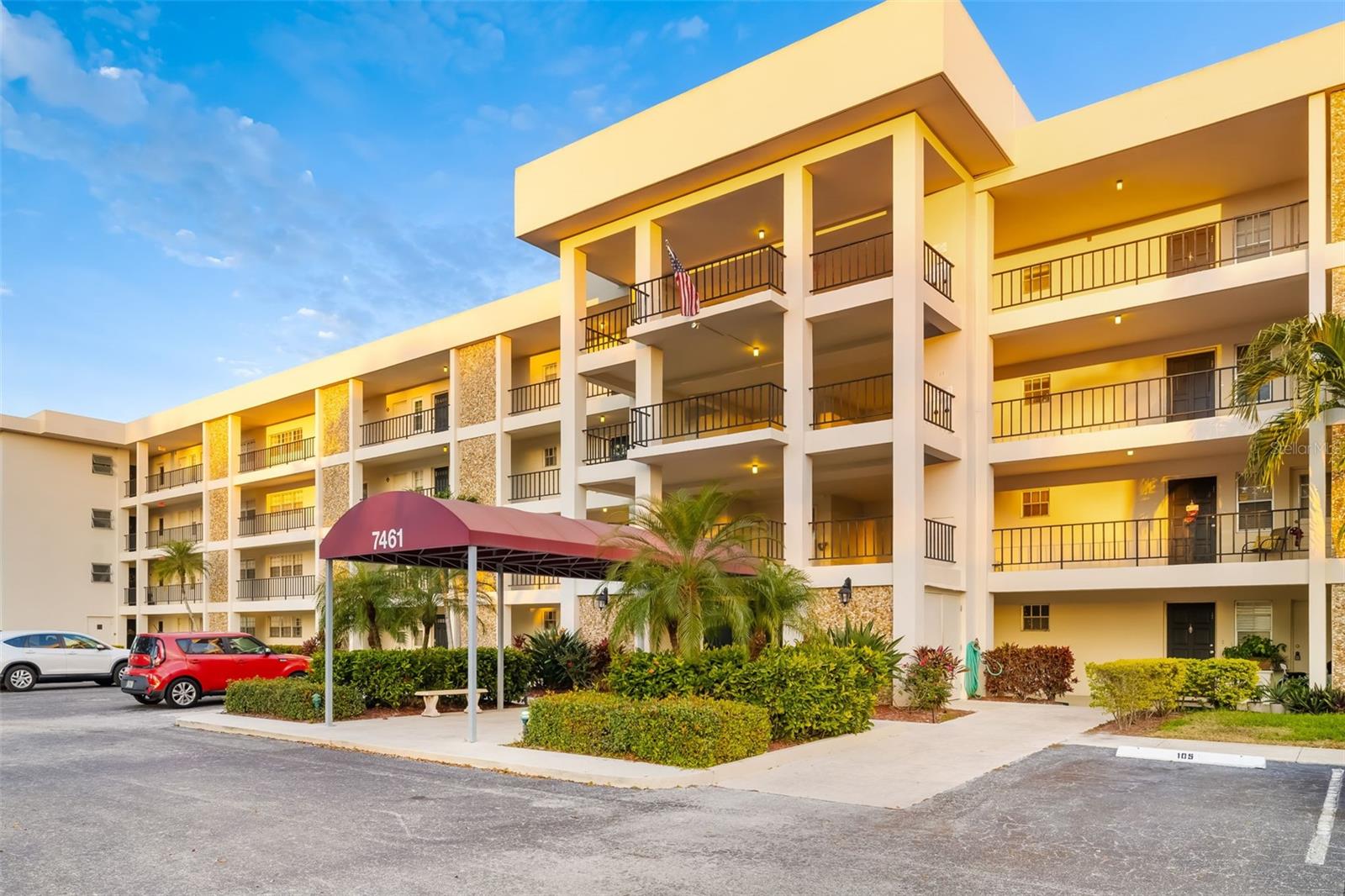 Photo of 7461 W COUNTRY CLUB DRIVE #404 SARASOTA FL 34243