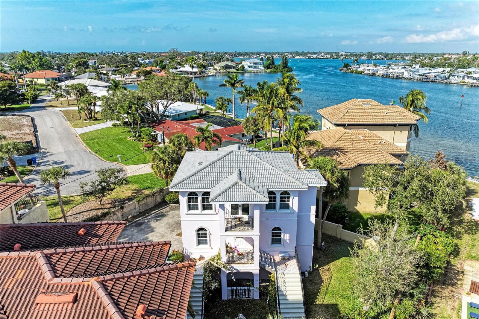 Photo of 282 SANTA MARIA STREET VENICE FL 34285