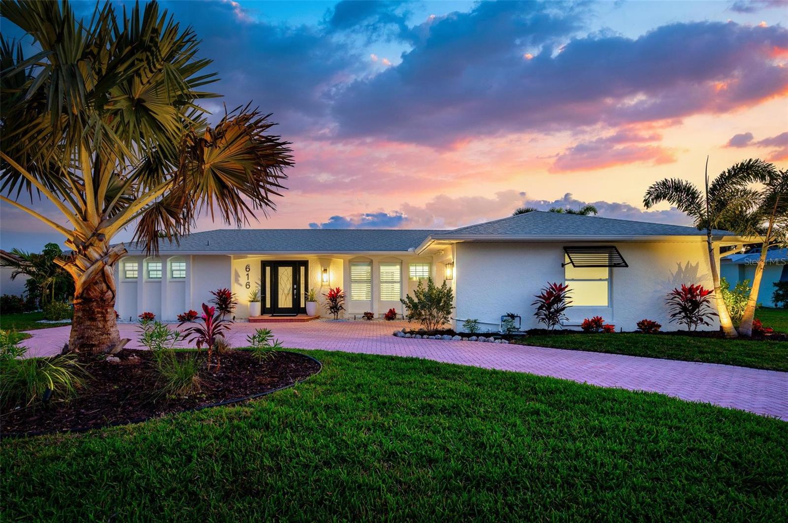 Photo of 616 FOXWORTH LANE HOLMES BEACH FL 34217