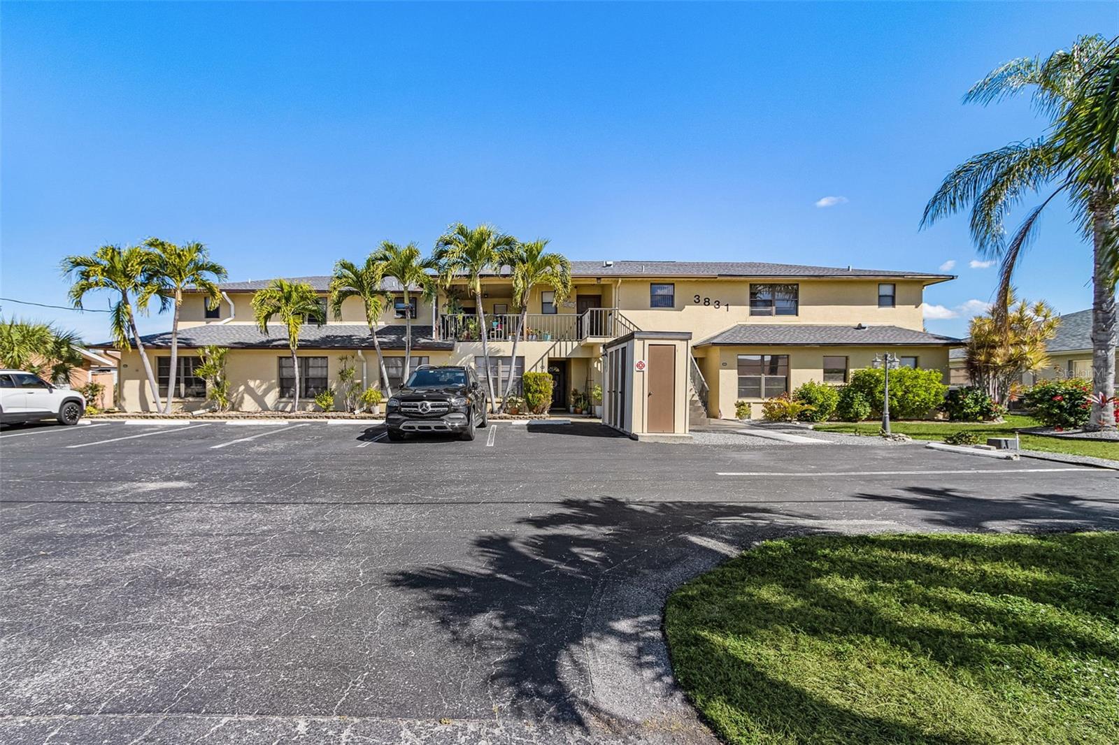 Photo of 3831 SE 11TH PLACE #101 CAPE CORAL FL 33904