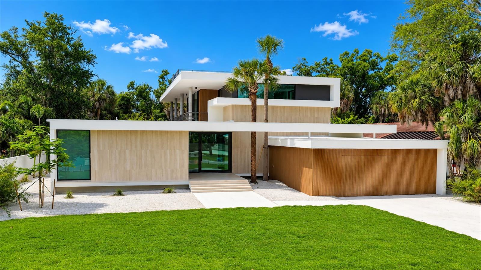 Photo of 359 N SHORE DRIVE SARASOTA FL 34234