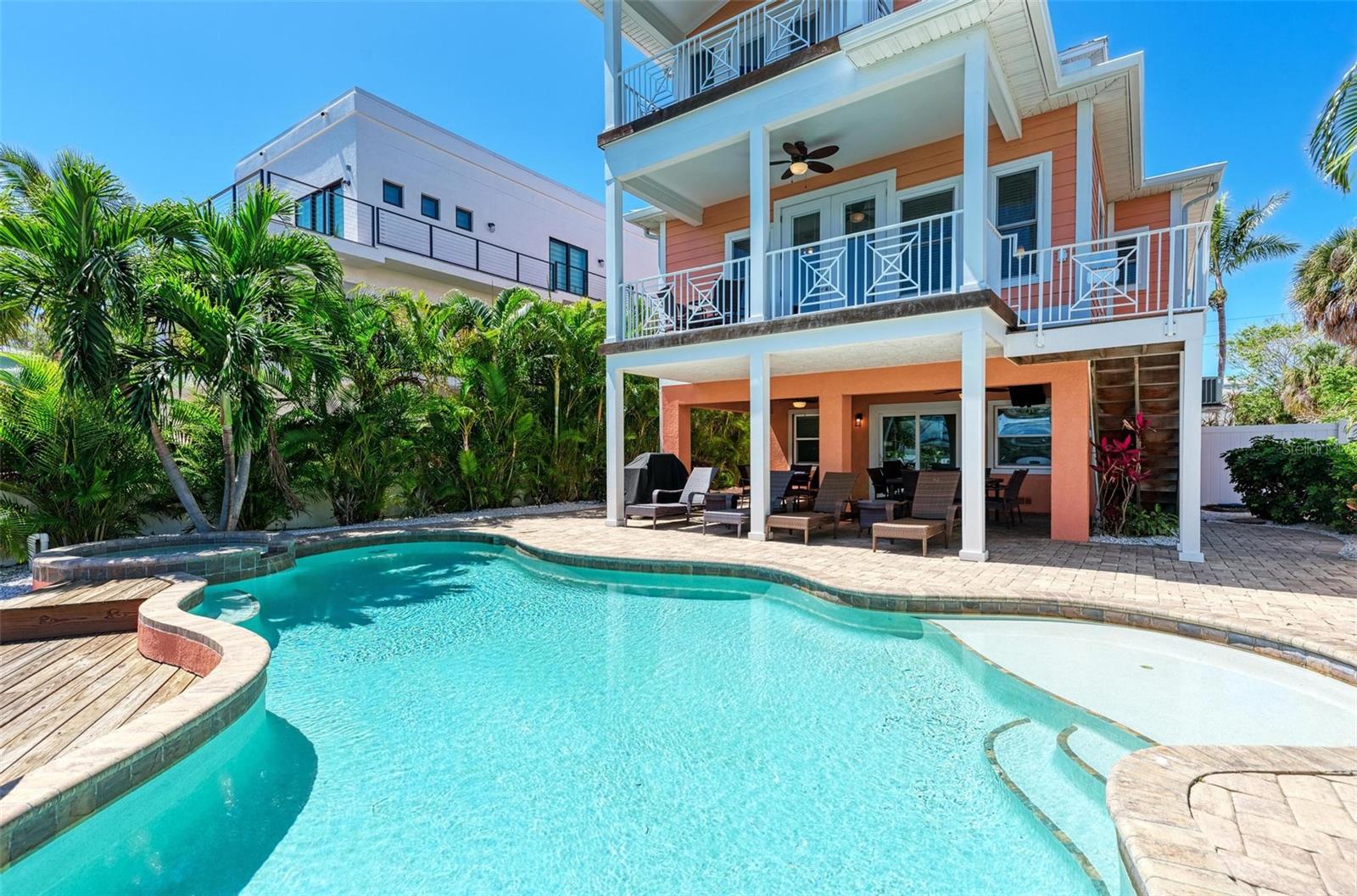 Photo of 203 N HARBOR DRIVE HOLMES BEACH FL 34217