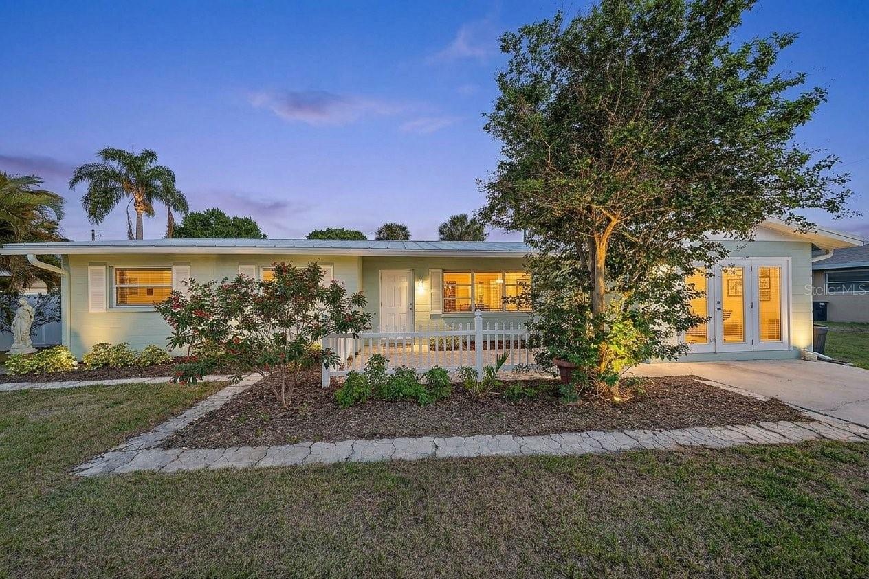 Photo of 2534 WANETA DRIVE SARASOTA FL 34231