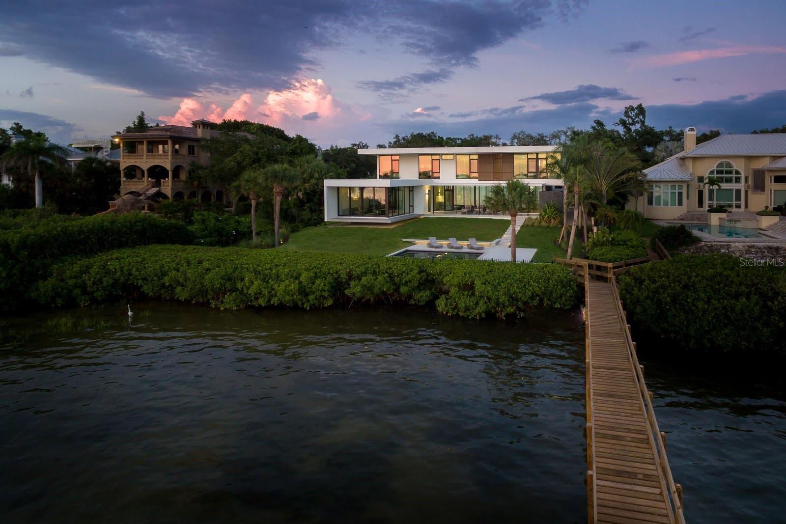 Photo of 1500 BAYVIEW DRIVE SARASOTA FL 34239