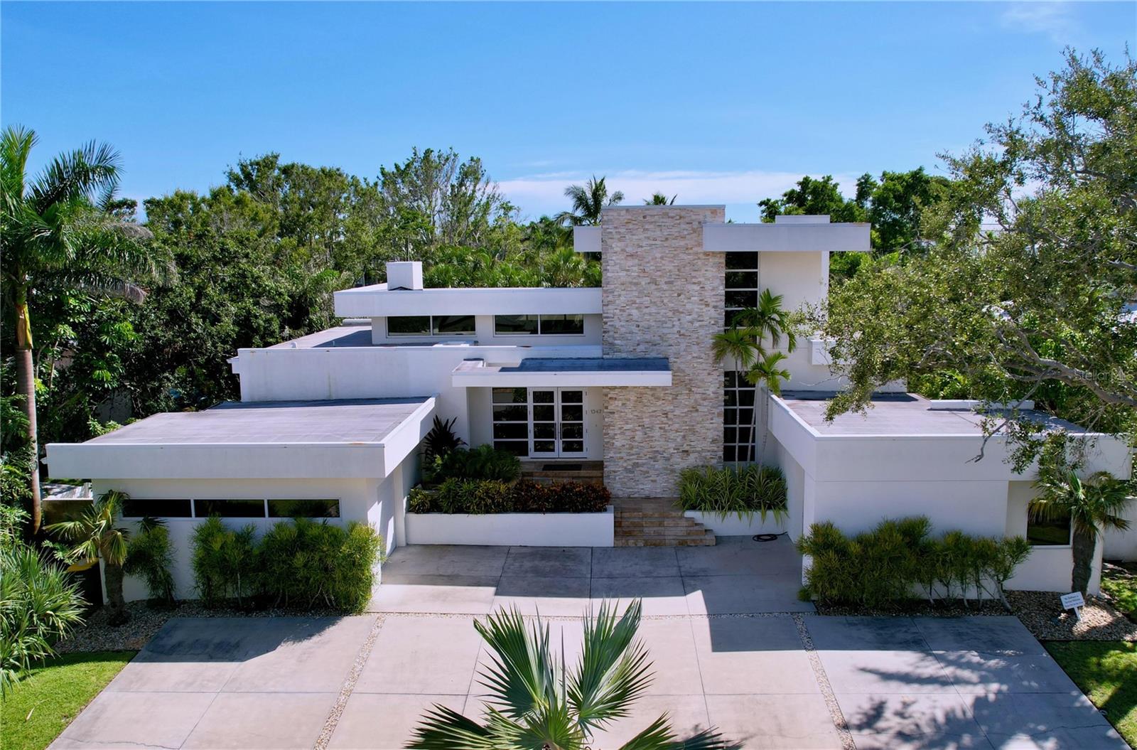 Photo of 1347 HARBOR DRIVE SARASOTA FL 34239