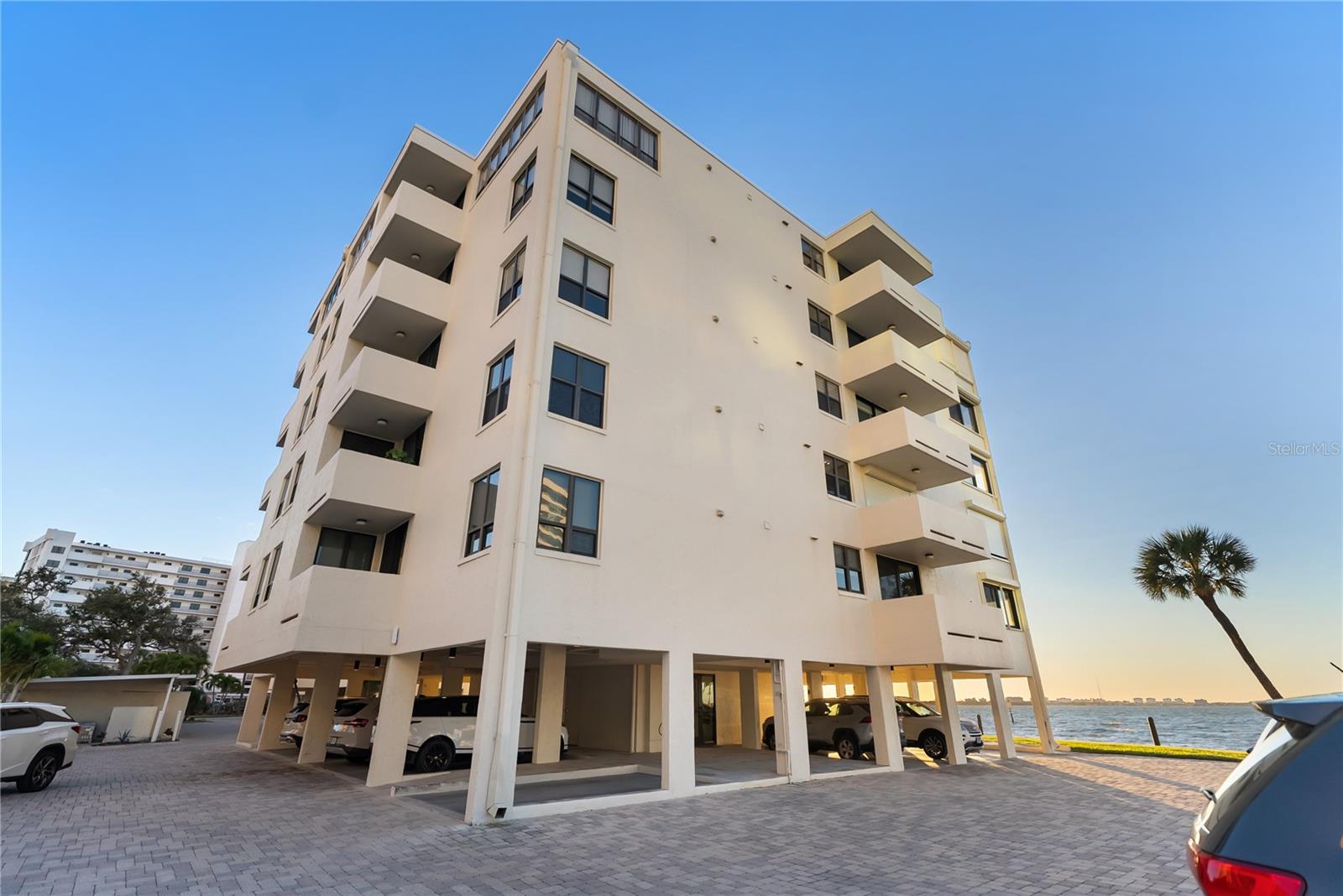 Photo of 101 SUNSET DRIVE #402 SARASOTA FL 34236