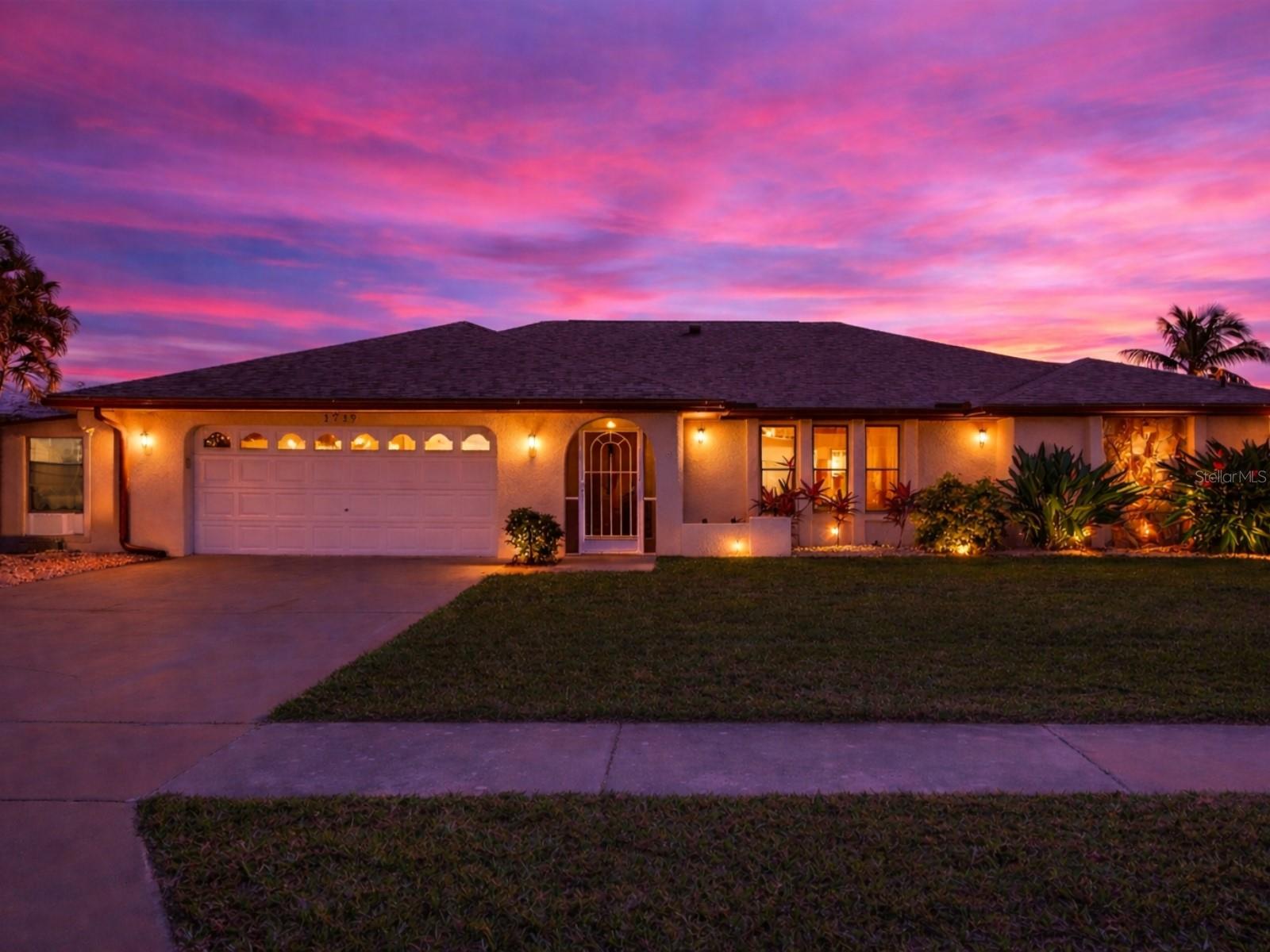 Photo of 1719 W BLUEWATER TERRACE NORTH FORT MYERS FL 33903