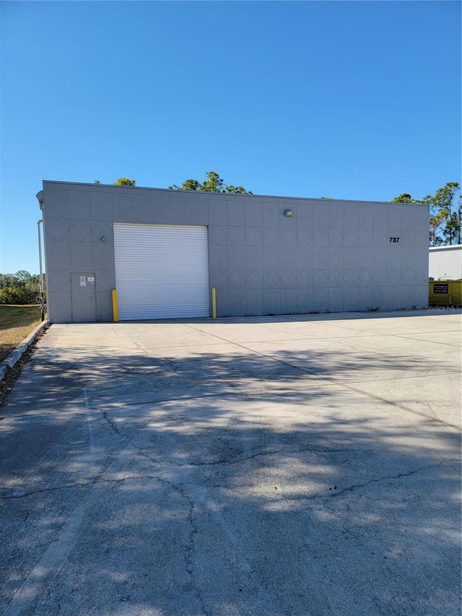 Photo of 737 COMMERCE DRIVE VENICE FL 34292