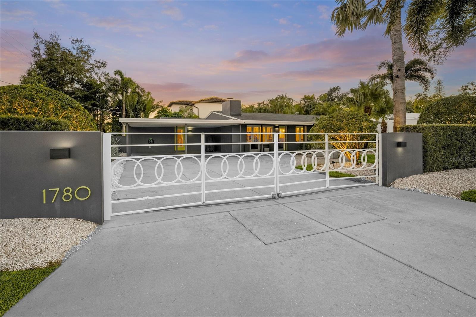 Photo of 1780 SPRING CREEK DRIVE SARASOTA FL 34239
