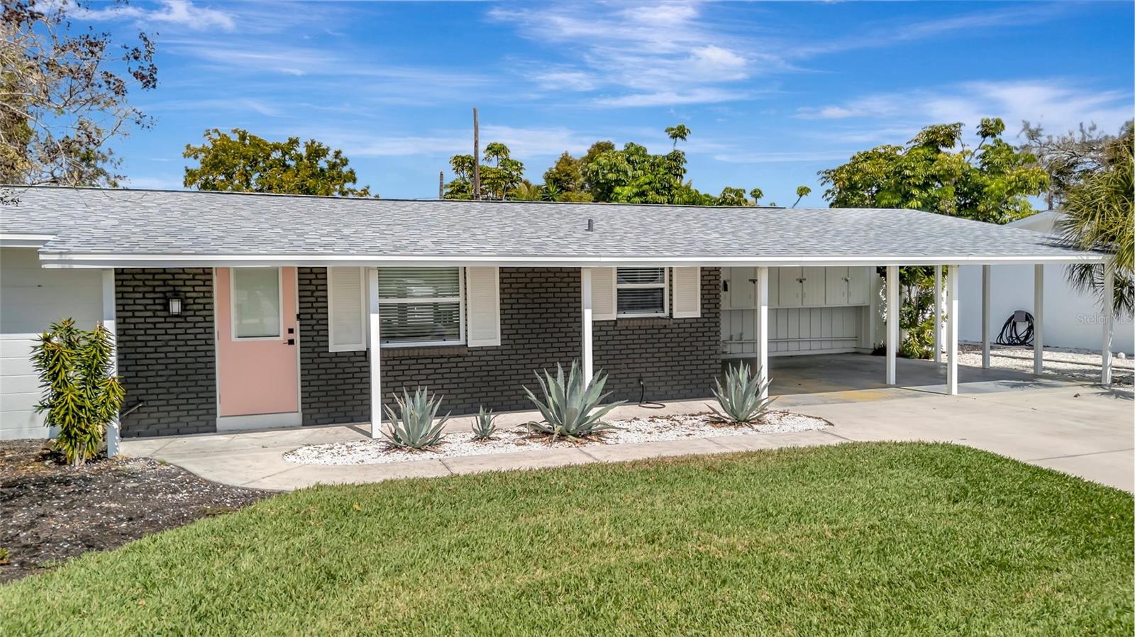 Photo of 6426 COLONIAL DRIVE SARASOTA FL 34231