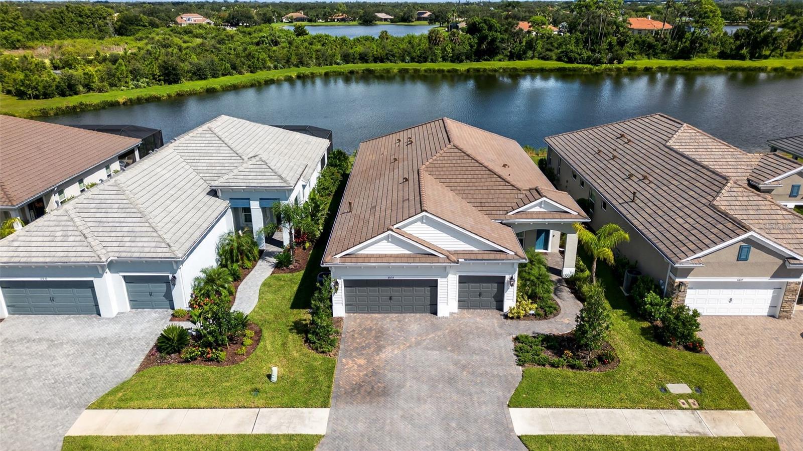 Photo of 10253 CANAVERAL CIRCLE SARASOTA FL 34241