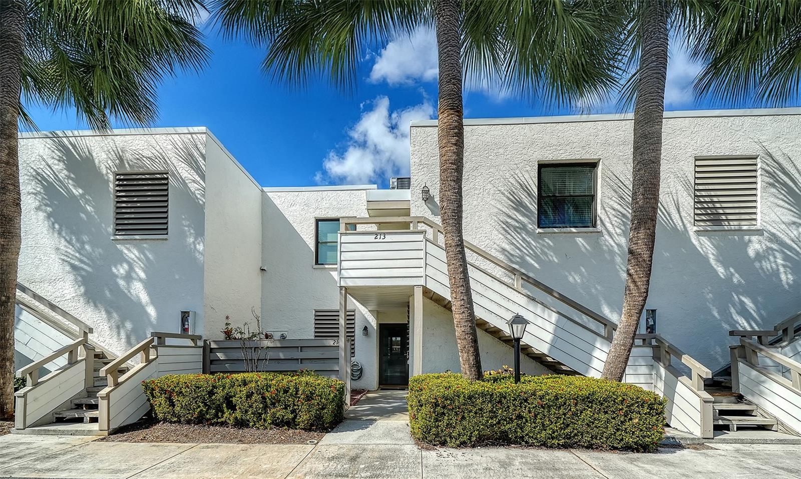 Photo of 214 LAKEWOOD DRIVE #214 BRADENTON FL 34210
