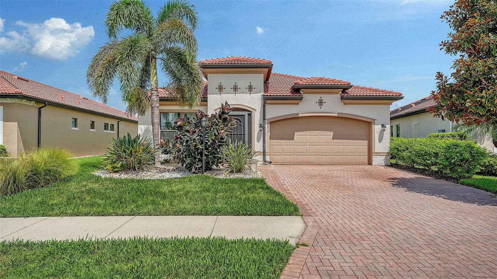 Photo of 9817 MARBELLA DRIVE BRADENTON FL 34211