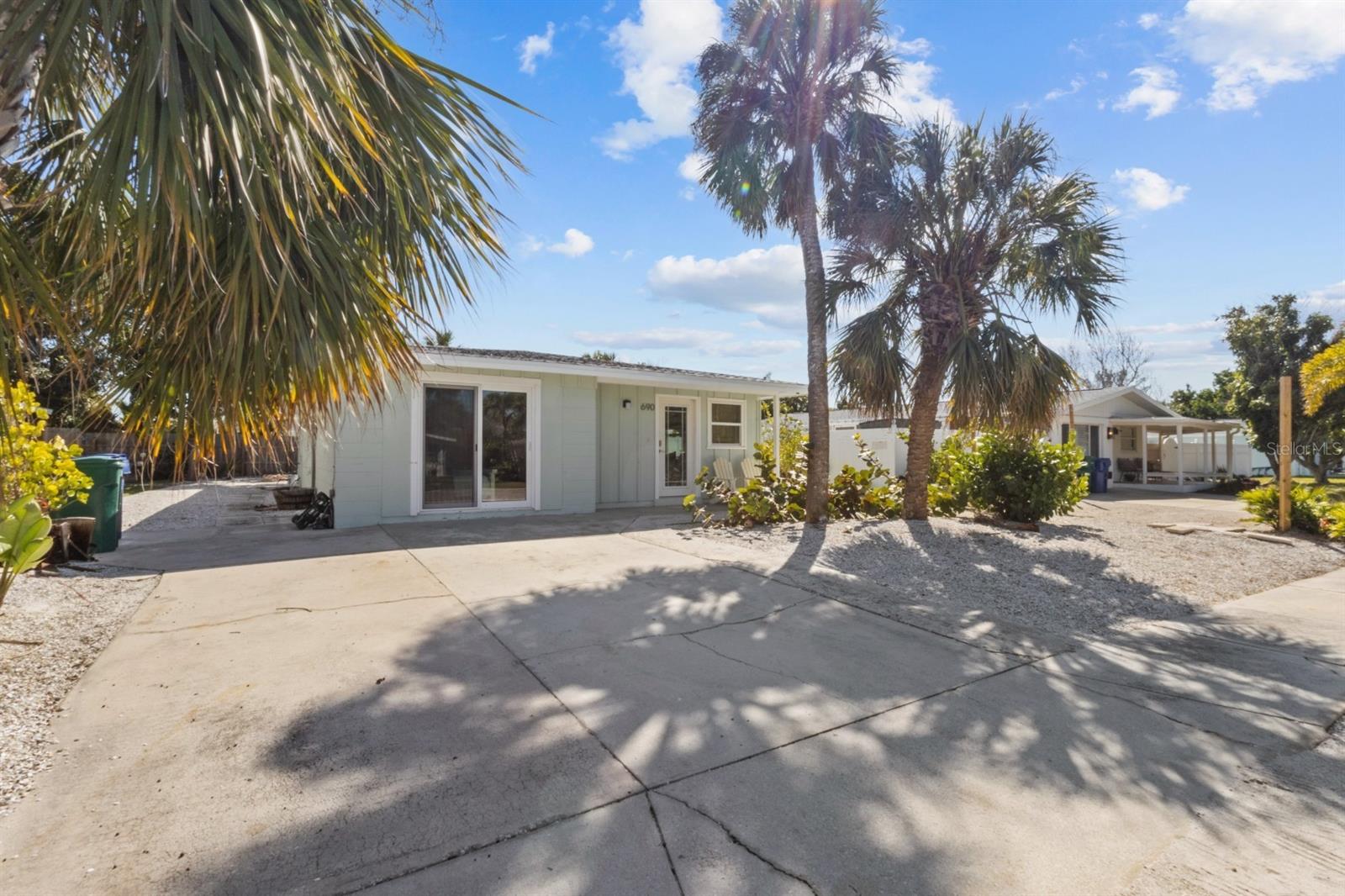 Photo of 690 FOX STREET LONGBOAT KEY FL 34228