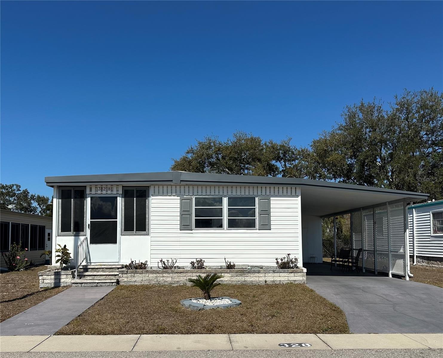 Photo of 5619 BAYSHORE ROAD #328 PALMETTO FL 34221