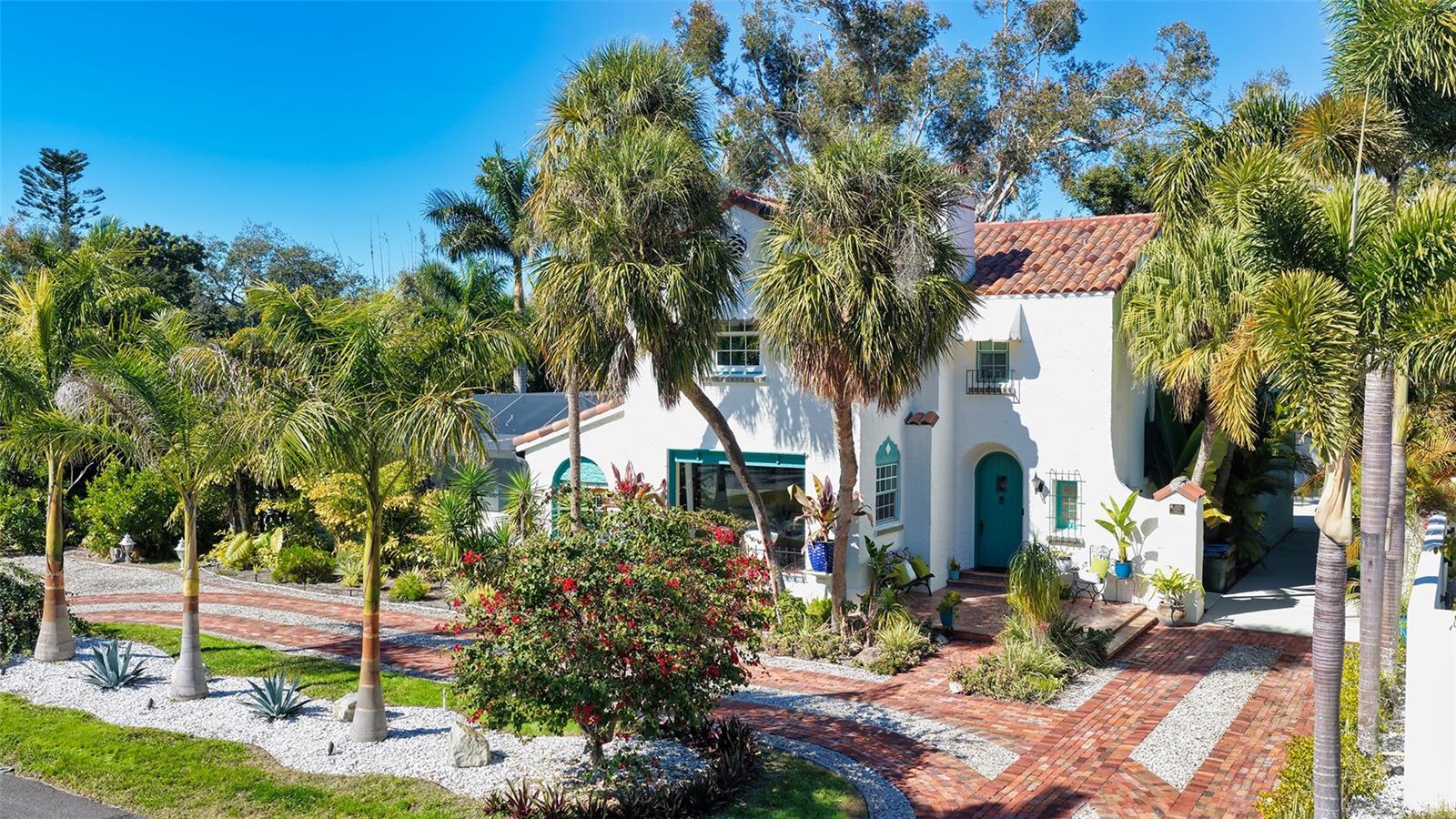 Photo of 547 N SHORE DRIVE SARASOTA FL 34234