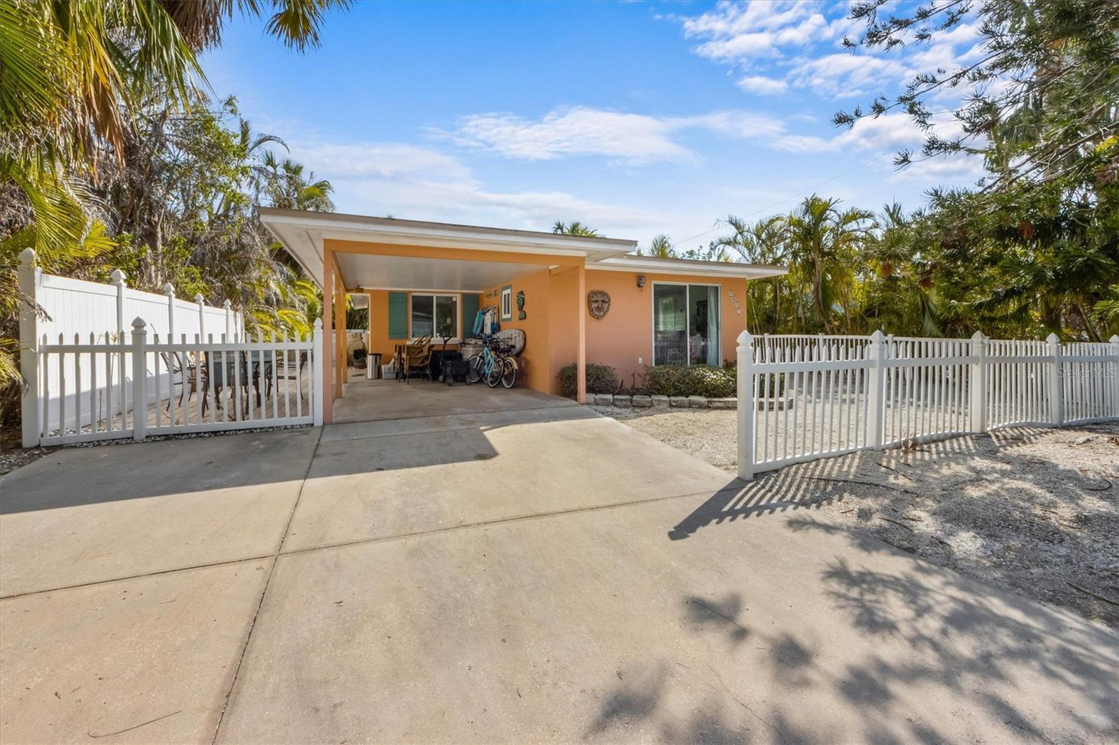 Photo of 5807 DE PALMAS AVENUE HOLMES BEACH FL 34217