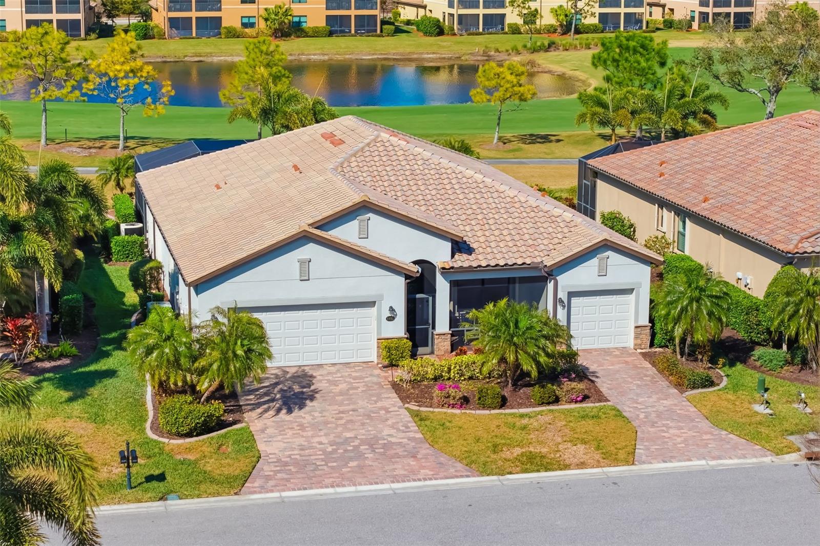 Photo of 6462 WILLOWSHIRE WAY BRADENTON FL 34212