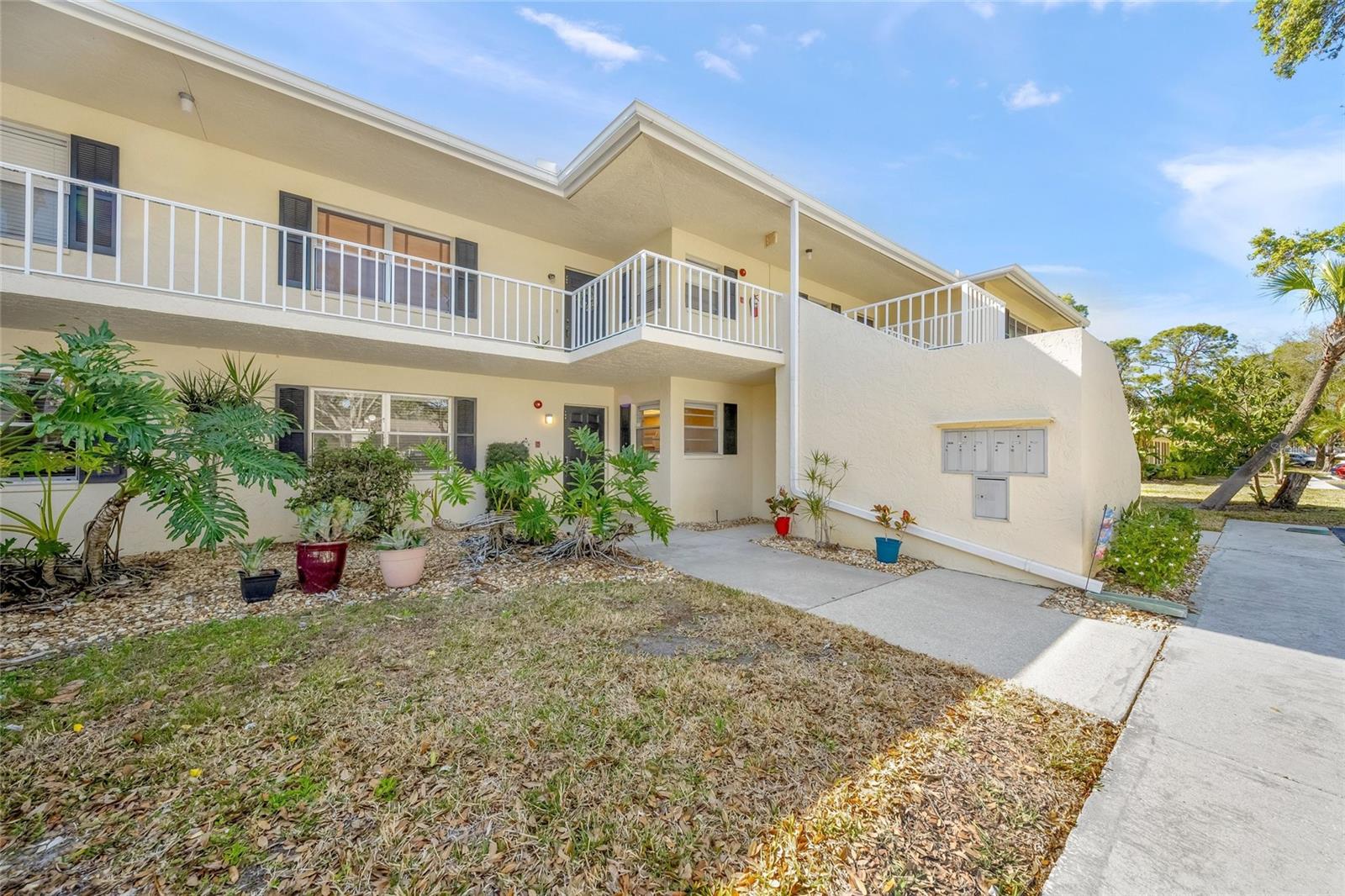 Photo of 7860 PALM AIRE LANE #105 SARASOTA FL 34243