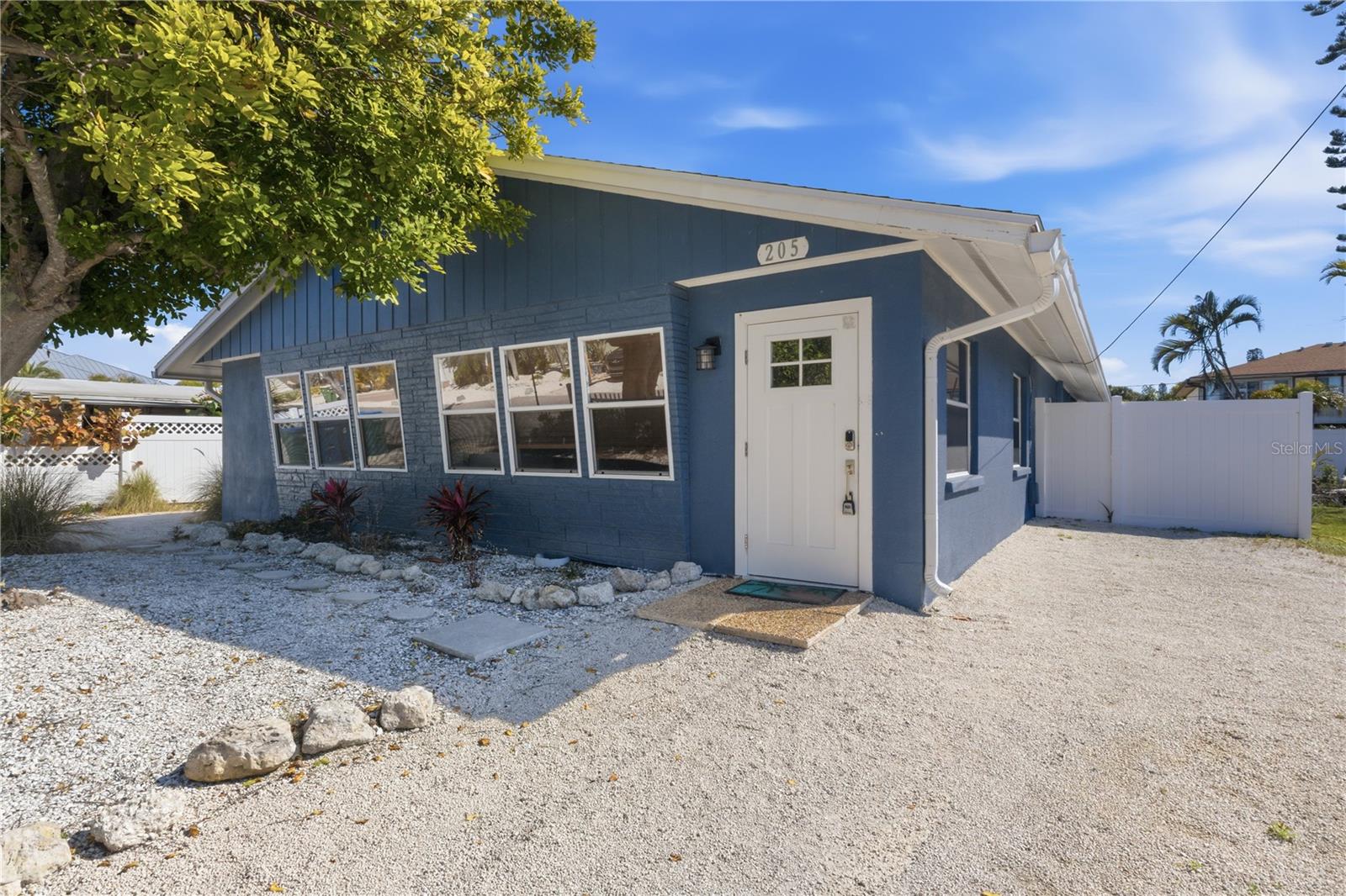 Photo of 205 HAVERKOS COURT HOLMES BEACH FL 34217