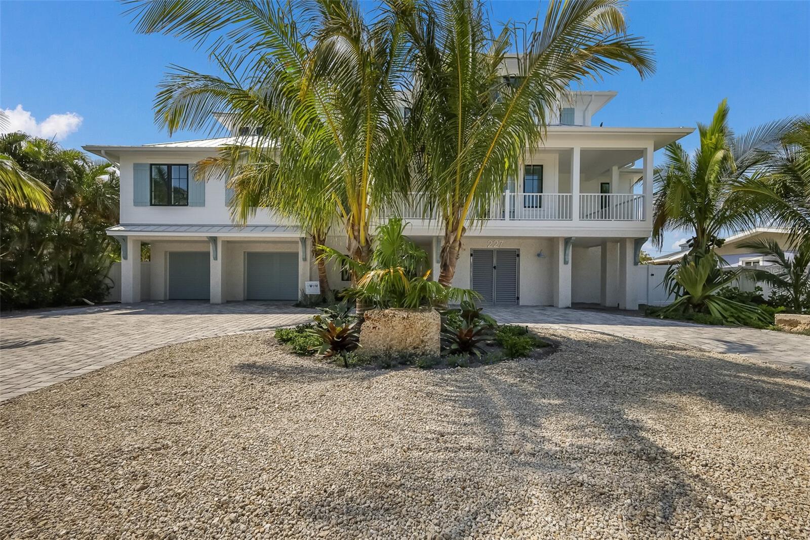 Photo of 227 S HARBOR DRIVE HOLMES BEACH FL 34217