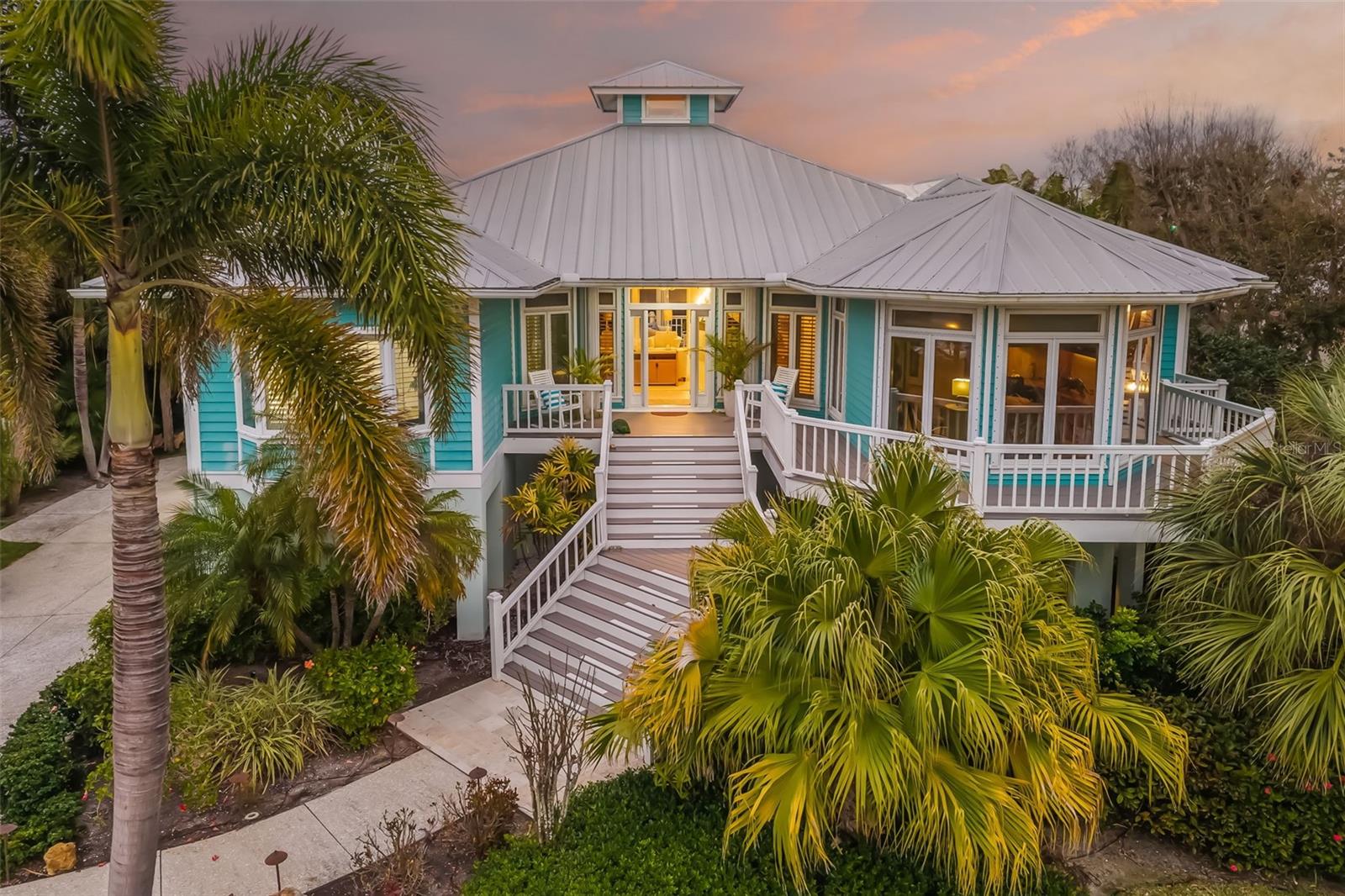 Photo of 746 EAGLE POINT DRIVE VENICE FL 34285