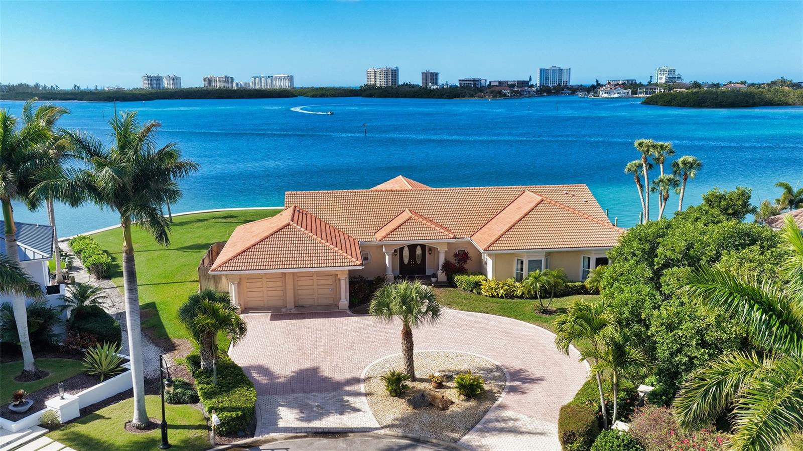 Photo of 376 WEST ROYAL FLAMINGO DRIVE SARASOTA FL 34236