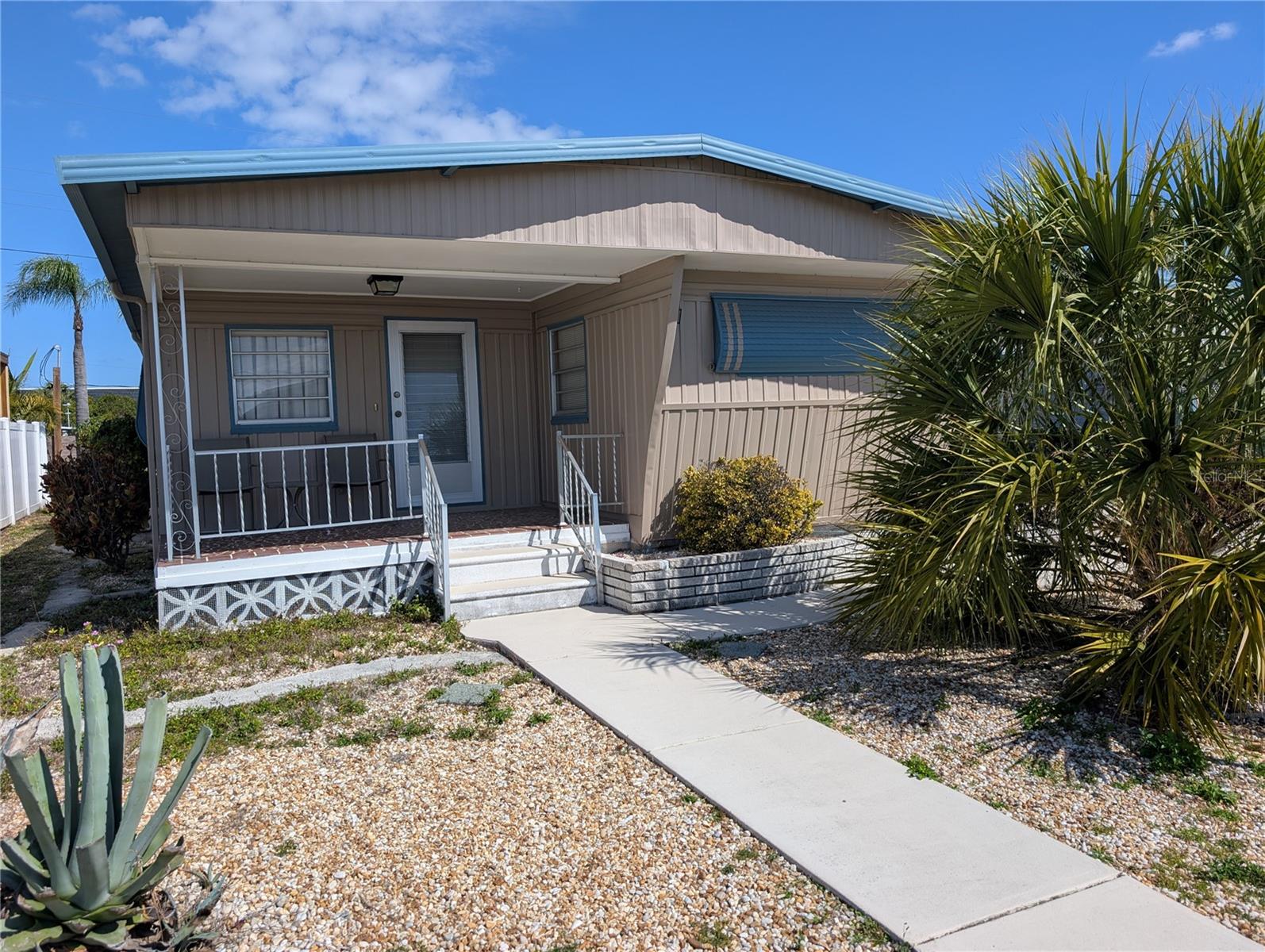 Photo of 107 48TH AVENUE DRIVE BRADENTON FL 34207