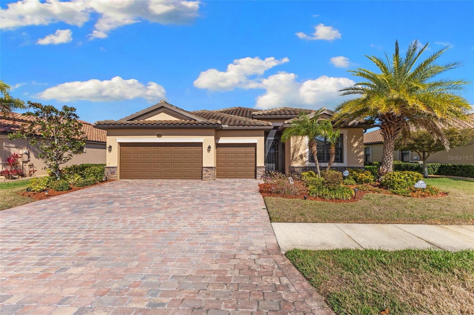Photo of 13238 FAMIGLIA DRIVE VENICE FL 34293