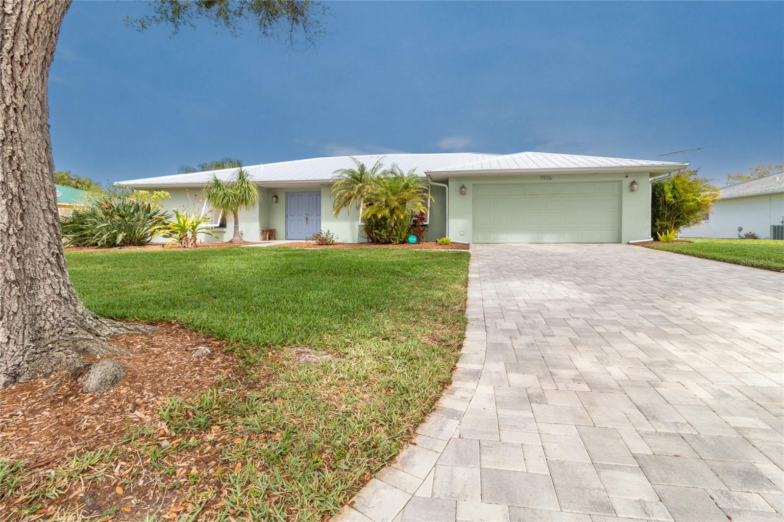 Photo of 7926 CYPRESS LAKE DRIVE SARASOTA FL 34243